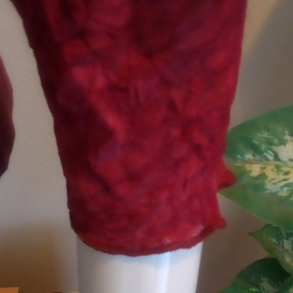 Burgundy Top with Hoodie, Crinkle 3/4 Sleeves & French Phrases - Picture 4 of 8